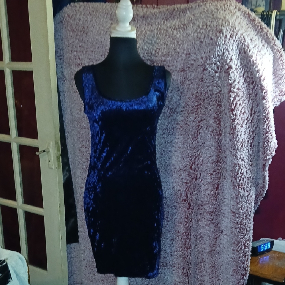 Elegant Blue Velvet Mini Dress